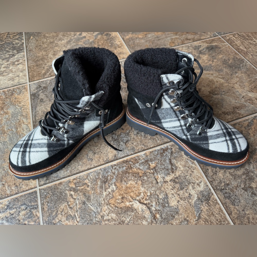 NEW!!! Talbots Jilly Hiker Lace Up Tartan Plaid Boots- Black White, Women’s 6.5
